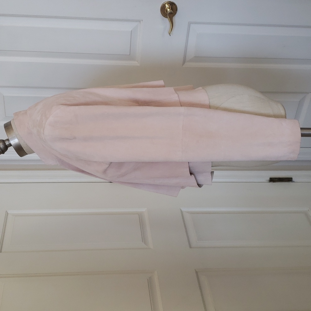 Soft blush pink genuine suede White House Black Market Draped Suede Leather S - Picture 5 of 10